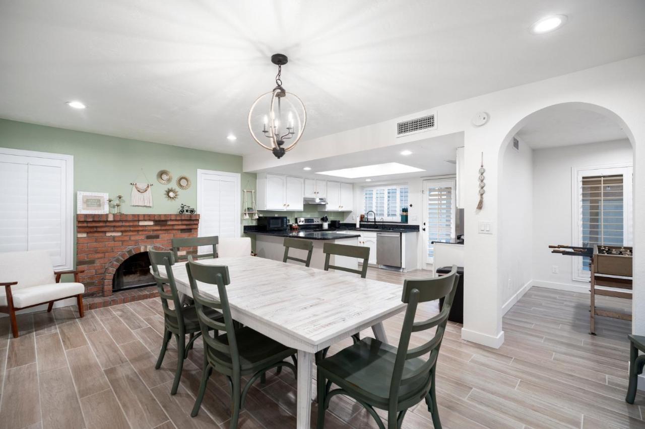 Large Pool With Diving Board, Remodeled 3Bdrm, Near State Farm Stdm And More! Peoria Exterior photo